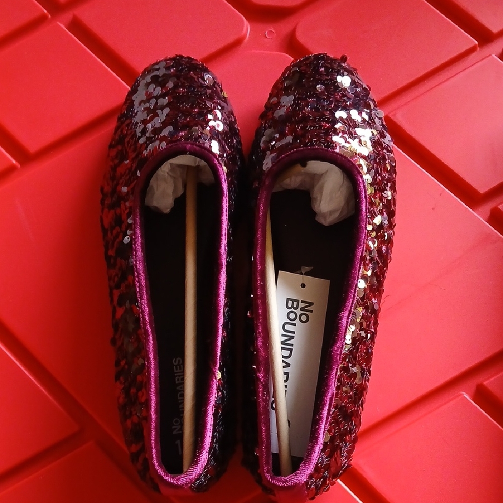 No Boundaries Women's Glittery Flats - Burgundy Size 10